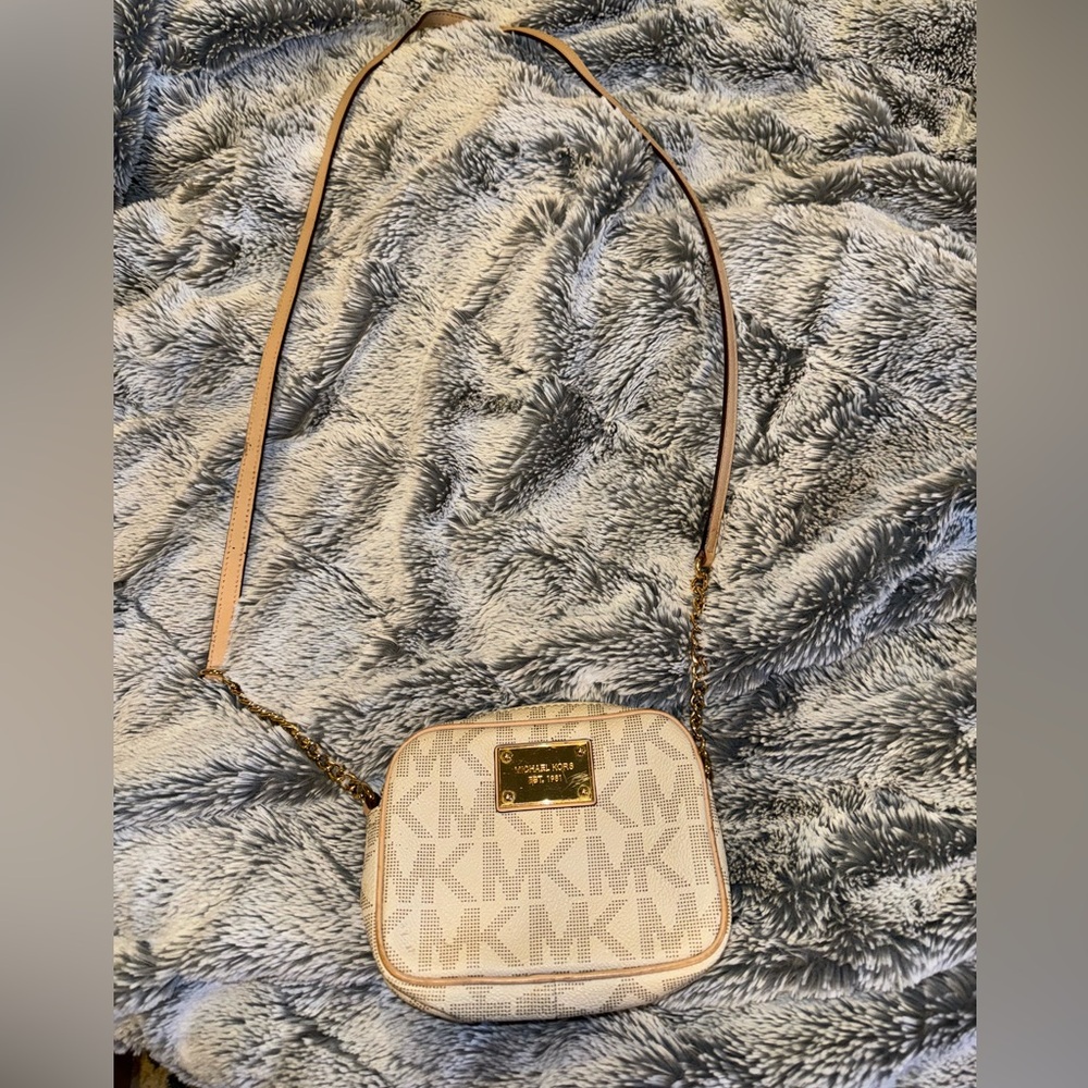 Micheal Kors White Crossbody Bag